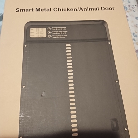 Automatic Chicken Coop Door - Timer & Manual missing 6 screws new - Picture 7 of 8